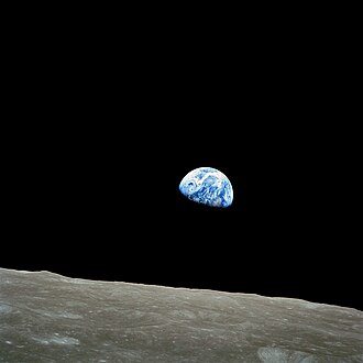A Terra nascendo sobre o horizonte lunar, Apollo 8